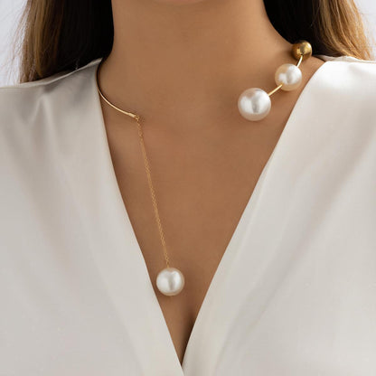 Earrings and Necklace with Pearls