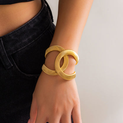 Sculptured Cable