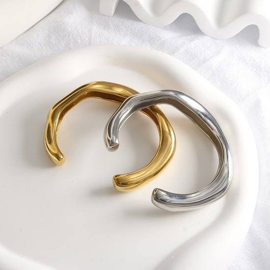 Glossy Curved C- Silver Shaped Bracelet